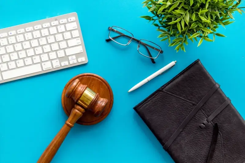 Prawnik wojskowy online