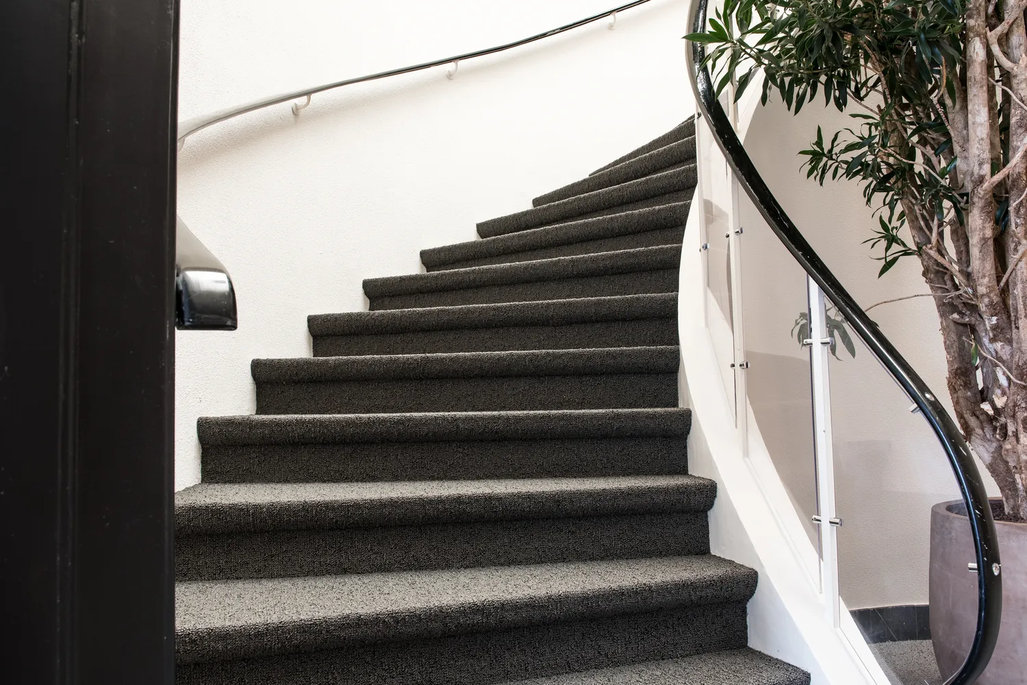 Jak obliczyć metr bieżący wykładziny?